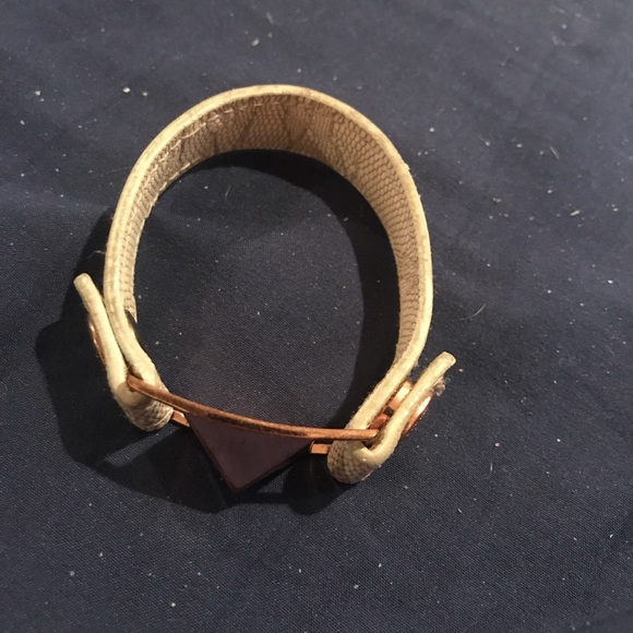 BCBG bracelet - Picture 3 of 3